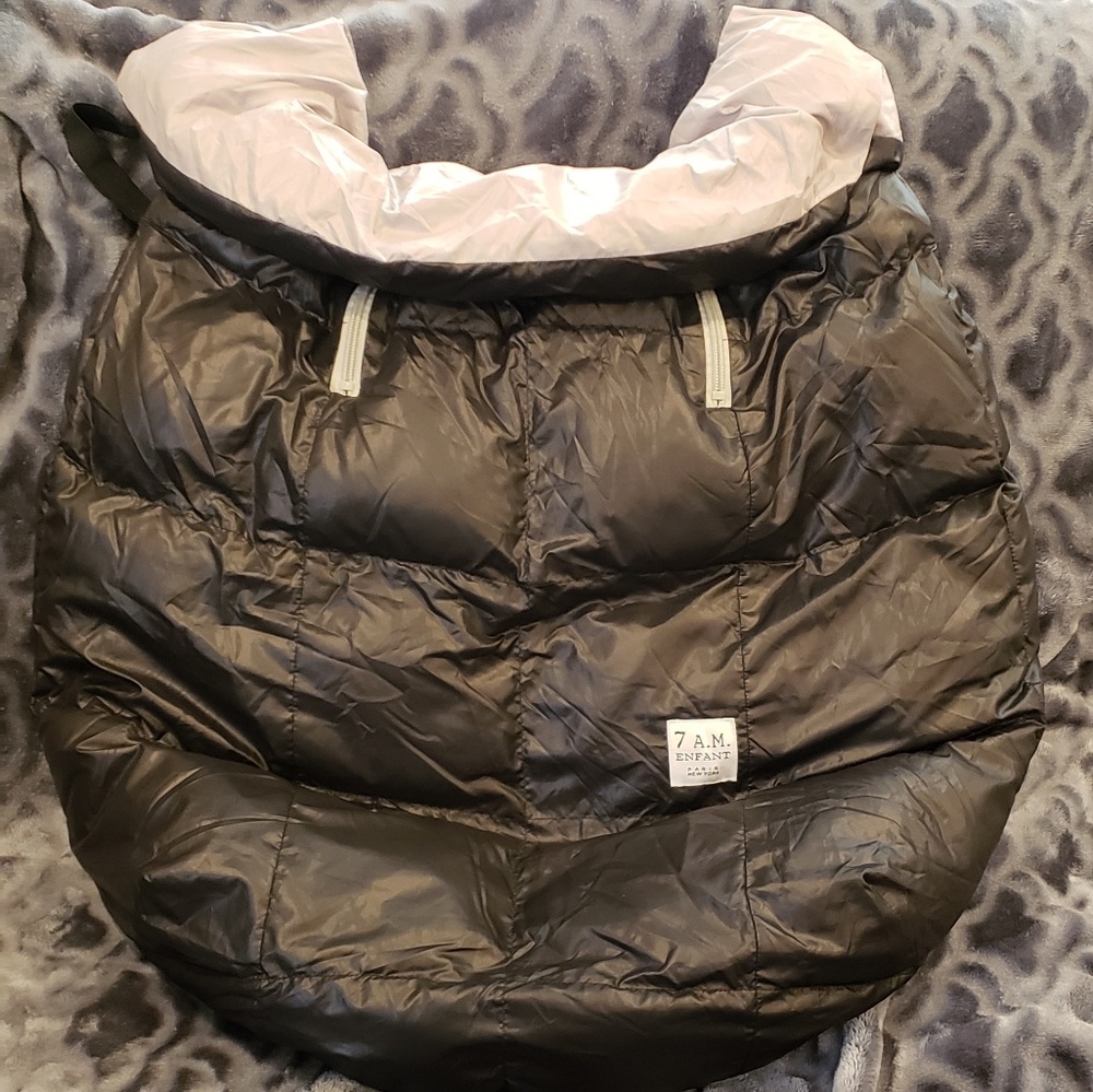 7 A.M. Enfant Cygnet Cover in Black/Gray